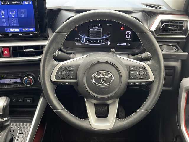 トヨタ ライズ Z 沖縄県 2021(令3)年 4.4万km シャイニングホワイトパール 純正ナビ(NSZT-Y68T)/(フルセグＴＶ　Ｂｌｕｅｔｏｏｔｈ　ＣＤ　ＤＶＤ　ＡＭ　ＦＭ)　/バックカメラ　/ＥＴＣ　/ドライブレコーダー　/クルーズコントロール　/ステアリングスイッチ　/アイドリングストップ/シートヒーター　/スマートキー　/スペアキー/オートライト/ＬＥＤヘッドライト/純正17インチアルミホイール/電動格納ウインカーミラー/純正フロアマット/ドアバイザー
