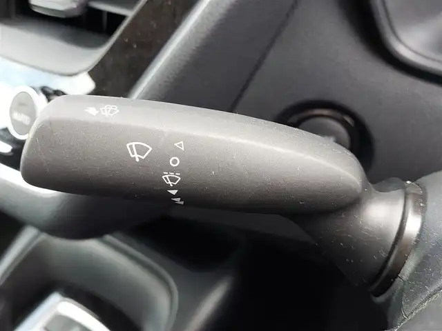 トヨタ カローラ X 東京都 2025(令7)年 0.3万km スーパーホワイトⅡ セーフティセンス/プリクラッシュセーフティ/レーントレーシングアシスト/オートハイビーム/クリアランスソナー/ブラインドスポットモニター/純正ディスプレイオーディオ/・エントリーナビキット/バックカメラ/レーダークルーズコントロール/横滑り防止装置/保証書・取説・スペアキー