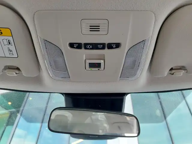 トヨタ カローラ X 東京都 2025(令7)年 0.3万km スーパーホワイトⅡ セーフティセンス/プリクラッシュセーフティ/レーントレーシングアシスト/オートハイビーム/クリアランスソナー/ブラインドスポットモニター/純正ディスプレイオーディオ/・エントリーナビキット/バックカメラ/レーダークルーズコントロール/横滑り防止装置/保証書・取説・スペアキー