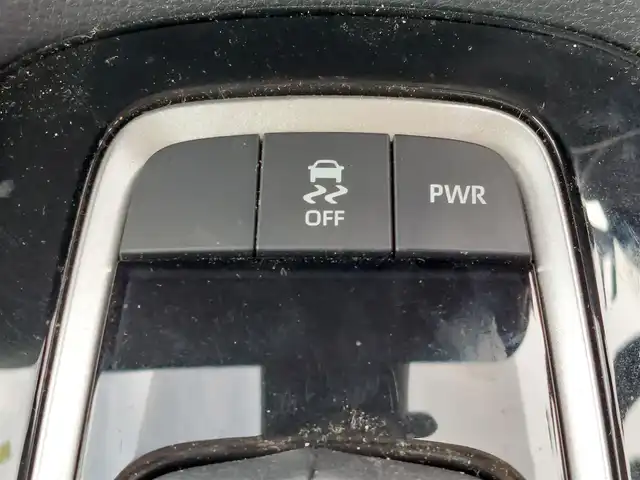 トヨタ カローラ X 東京都 2025(令7)年 0.3万km スーパーホワイトⅡ セーフティセンス/プリクラッシュセーフティ/レーントレーシングアシスト/オートハイビーム/クリアランスソナー/ブラインドスポットモニター/純正ディスプレイオーディオ/・エントリーナビキット/バックカメラ/レーダークルーズコントロール/横滑り防止装置/保証書・取説・スペアキー