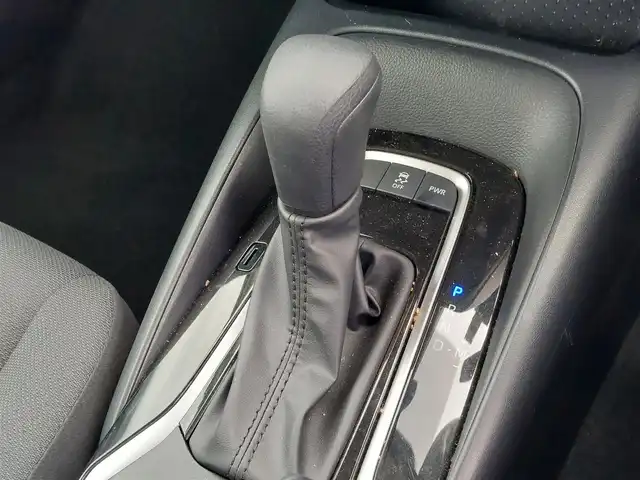 トヨタ カローラ X 東京都 2025(令7)年 0.3万km スーパーホワイトⅡ セーフティセンス/プリクラッシュセーフティ/レーントレーシングアシスト/オートハイビーム/クリアランスソナー/ブラインドスポットモニター/純正ディスプレイオーディオ/・エントリーナビキット/バックカメラ/レーダークルーズコントロール/横滑り防止装置/保証書・取説・スペアキー