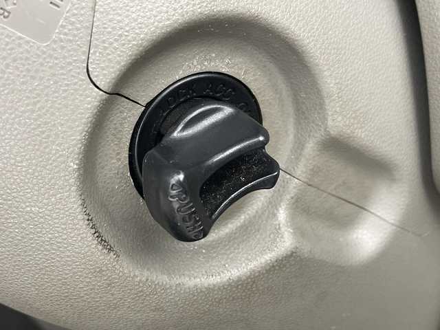 ダイハツ ムーヴ コンテ X VS 岐阜県 2014(平26)年 8.3万km コットンアイボリー 社外ナビ/AM/FM/CD/ワンセグ/社外フロアマット/サイドバイザー/アイドリングストップ/純正ホイールキャップ/ハロゲンライト/フォグランプ/ライトレベライザー/ベンチシート/電動格納ミラー