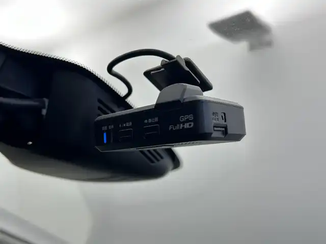 日産 セレナ ハイウェイスター Vセレクション 福井県 2017(平29)年 6.2万km ブリリアントホワイトパール 2トーン 日産純正ＳＤナビ　型式：ＭＭ５１７Ｄ－Ｌ/（ＦＭ／ＡＭ／ＢＴ／ＣＤ／ＤＶＤ／ＳＤ／ＴＶ／Ｉｐｏｄ）/純正フリップダウンモニター/両側パワースライドドア/アラウンドビューモニター/前後コーナーセンサー/デジタルインナーミラー/ハンズフリーオートスライドドア/プロパイロット/純正アルミホイール/純正フロアマット/純正LEDヘッドライト/純正フロントフォグ/衝突被害軽減ブレーキ