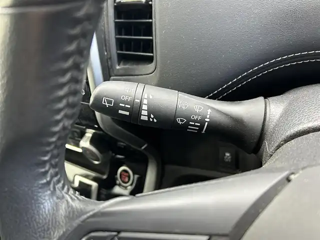 日産 セレナ ハイウェイスター Vセレクション 福井県 2017(平29)年 6.2万km ブリリアントホワイトパール 2トーン 日産純正ＳＤナビ　型式：ＭＭ５１７Ｄ－Ｌ/（ＦＭ／ＡＭ／ＢＴ／ＣＤ／ＤＶＤ／ＳＤ／ＴＶ／Ｉｐｏｄ）/純正フリップダウンモニター/両側パワースライドドア/アラウンドビューモニター/前後コーナーセンサー/デジタルインナーミラー/ハンズフリーオートスライドドア/プロパイロット/純正アルミホイール/純正フロアマット/純正LEDヘッドライト/純正フロントフォグ/衝突被害軽減ブレーキ