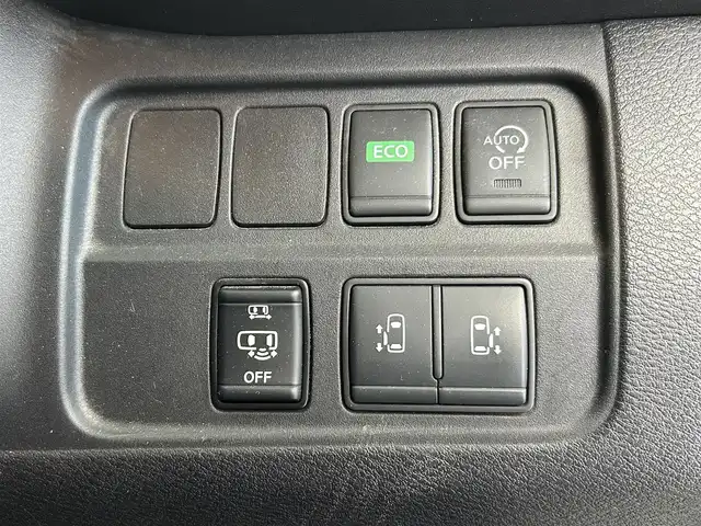 日産 セレナ ハイウェイスター Vセレクション 福井県 2017(平29)年 6.2万km ブリリアントホワイトパール 2トーン 日産純正ＳＤナビ　型式：ＭＭ５１７Ｄ－Ｌ/（ＦＭ／ＡＭ／ＢＴ／ＣＤ／ＤＶＤ／ＳＤ／ＴＶ／Ｉｐｏｄ）/純正フリップダウンモニター/両側パワースライドドア/アラウンドビューモニター/前後コーナーセンサー/デジタルインナーミラー/ハンズフリーオートスライドドア/プロパイロット/純正アルミホイール/純正フロアマット/純正LEDヘッドライト/純正フロントフォグ/衝突被害軽減ブレーキ