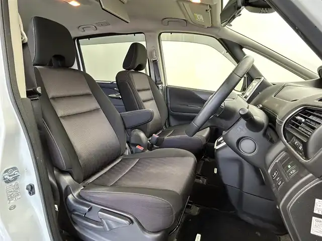 日産 セレナ ハイウェイスター Vセレクション 福井県 2017(平29)年 6.2万km ブリリアントホワイトパール 2トーン 日産純正ＳＤナビ　型式：ＭＭ５１７Ｄ－Ｌ/（ＦＭ／ＡＭ／ＢＴ／ＣＤ／ＤＶＤ／ＳＤ／ＴＶ／Ｉｐｏｄ）/純正フリップダウンモニター/両側パワースライドドア/アラウンドビューモニター/前後コーナーセンサー/デジタルインナーミラー/ハンズフリーオートスライドドア/プロパイロット/純正アルミホイール/純正フロアマット/純正LEDヘッドライト/純正フロントフォグ/衝突被害軽減ブレーキ