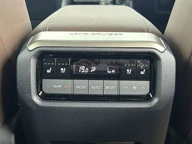 トヨタ ランドクルーザー ２５０ ZX 千葉県 2024(令6)年 0.7万km アバンギャルドブロンズメタリック 登録時走行距離：6619km/サンルーフ　/純正１２型ディスプレイオーディオplus/ＪＢＬサウンド　/マルチテレインセレクト/デジタルインナーミラー/トヨタセーフティセンス/プリクラッシュセーフティ/緊急時操舵支援（アクティブ操舵機能付）＋フロントクロストラフィックアラート［FCTA］＋レーンチェンジアシスト［LCA］/レーントレーシングアシスト［LTA］/レーンディパーチャーアラート［LDA］/レーダークルーズコントロール（全車速追従機能付）/アダプティブハイビームシステム［AHS］/オートマチックハイビーム［AHB］/ロードサインアシスト［RSA］/ドライバー異常時対応システム/プロアクティブドライビングアシスト［PDA］/発進遅れ告知機能［TMN］　/ブラインドスポットモニター/パノラミックビューモニター　/ヘッドアップディスプレイ　/プロジェクター式３眼ＬＥＤヘッドライト　/純正２０インチホイール/フルセグテレビ/アイドリングストップ/ウィンカーミラー/パワーバックドア/ビルトインETC2.0