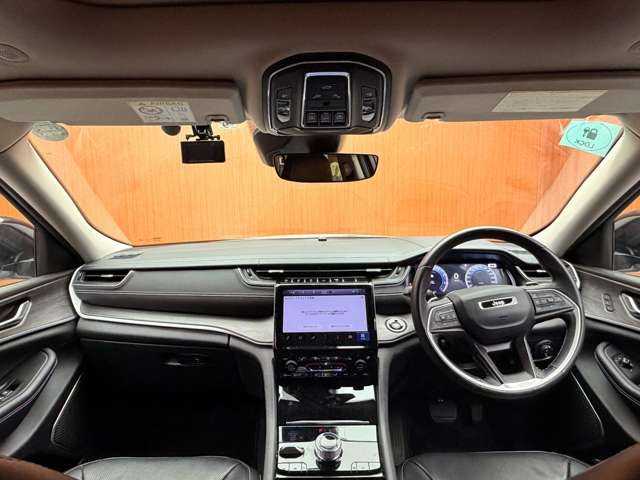 クライスラー・ジープ ジープ グランドチェロキーＬ リミテッド 千葉県 2022(令4)年 2.8万km ブライトホワイトクリアコート パノラマSR　/ACC　/黒革シート　/HUD　/ナビ　/TV　/360°CarPlay　/Bluetooth接続　/ALPINEサウンド/電動シート　/シートヒーター　/オートハイビーム　/LEDヘッドライト　/衝突軽減B　/BSM　/LKA　/ドラレコ　/ETC