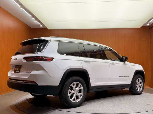 クライスラー・ジープ ジープ グランドチェロキーＬ リミテッド 千葉県 2022(令4)年 2.8万km ブライトホワイトクリアコート パノラマSR　/ACC　/黒革シート　/HUD　/ナビ　/TV　/360°CarPlay　/Bluetooth接続　/ALPINEサウンド/電動シート　/シートヒーター　/オートハイビーム　/LEDヘッドライト　/衝突軽減B　/BSM　/LKA　/ドラレコ　/ETC