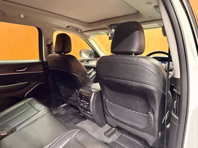 クライスラー・ジープ ジープ グランドチェロキーＬ リミテッド 千葉県 2022(令4)年 2.8万km ブライトホワイトクリアコート パノラマSR　/ACC　/黒革シート　/HUD　/ナビ　/TV　/360°CarPlay　/Bluetooth接続　/ALPINEサウンド/電動シート　/シートヒーター　/オートハイビーム　/LEDヘッドライト　/衝突軽減B　/BSM　/LKA　/ドラレコ　/ETC