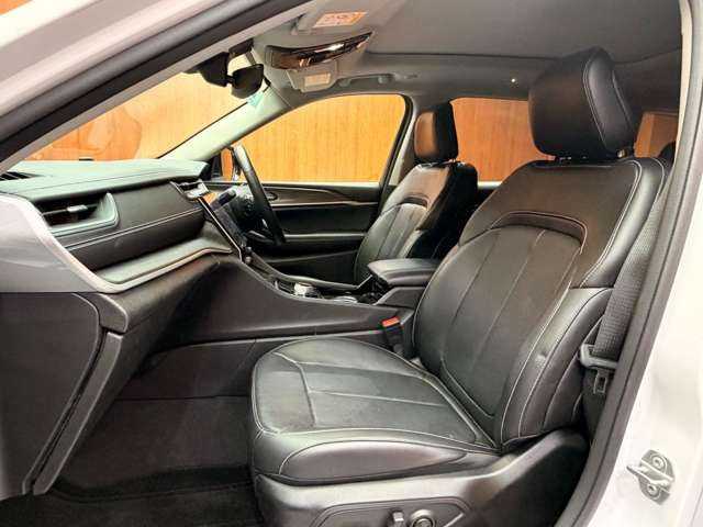 クライスラー・ジープ ジープ グランドチェロキーＬ リミテッド 千葉県 2022(令4)年 2.8万km ブライトホワイトクリアコート パノラマSR　/ACC　/黒革シート　/HUD　/ナビ　/TV　/360°CarPlay　/Bluetooth接続　/ALPINEサウンド/電動シート　/シートヒーター　/オートハイビーム　/LEDヘッドライト　/衝突軽減B　/BSM　/LKA　/ドラレコ　/ETC