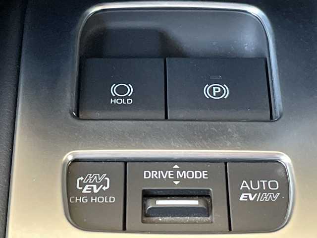 トヨタ ハリアー ＰＨＥＶ Z 岐阜県 2023(令5)年 3万km プラチナホワイトパールマイカ /ワンオーナー//モデリスタ//JBLプレミアムサウンド//純正12.3インチディスプレイオーディオ(ナビキット付き)//フルセグTV//調光パノラマルーフ//アラウンドビューモニター//ブラインドスポットモニター//デジタルインナーミラー//トヨタセーフティセンス/(プリクラッシュセーフティ)/(レーントレーシングアシスト)/(レーンディパーチャーアラート)/(レーダークルーズコントロール)/(アダプティブハイビームシステム)//パワーバックドア//前席パワーシート//前席シートベンチレーション//全席シートヒーター//レザーシート//置くだけ充電//100V電源//ビルトインETC2.0//純正19インチAW//スペアキー