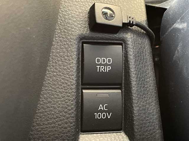 トヨタ ハリアー ＰＨＥＶ Z 岐阜県 2023(令5)年 3万km プラチナホワイトパールマイカ /ワンオーナー//モデリスタ//JBLプレミアムサウンド//純正12.3インチディスプレイオーディオ(ナビキット付き)//フルセグTV//調光パノラマルーフ//アラウンドビューモニター//ブラインドスポットモニター//デジタルインナーミラー//トヨタセーフティセンス/(プリクラッシュセーフティ)/(レーントレーシングアシスト)/(レーンディパーチャーアラート)/(レーダークルーズコントロール)/(アダプティブハイビームシステム)//パワーバックドア//前席パワーシート//前席シートベンチレーション//全席シートヒーター//レザーシート//置くだけ充電//100V電源//ビルトインETC2.0//純正19インチAW//スペアキー