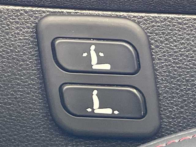 トヨタ ハリアー ＰＨＥＶ Z 岐阜県 2023(令5)年 3万km プラチナホワイトパールマイカ /ワンオーナー//モデリスタ//JBLプレミアムサウンド//純正12.3インチディスプレイオーディオ(ナビキット付き)//フルセグTV//調光パノラマルーフ//アラウンドビューモニター//ブラインドスポットモニター//デジタルインナーミラー//トヨタセーフティセンス/(プリクラッシュセーフティ)/(レーントレーシングアシスト)/(レーンディパーチャーアラート)/(レーダークルーズコントロール)/(アダプティブハイビームシステム)//パワーバックドア//前席パワーシート//前席シートベンチレーション//全席シートヒーター//レザーシート//置くだけ充電//100V電源//ビルトインETC2.0//純正19インチAW//スペアキー