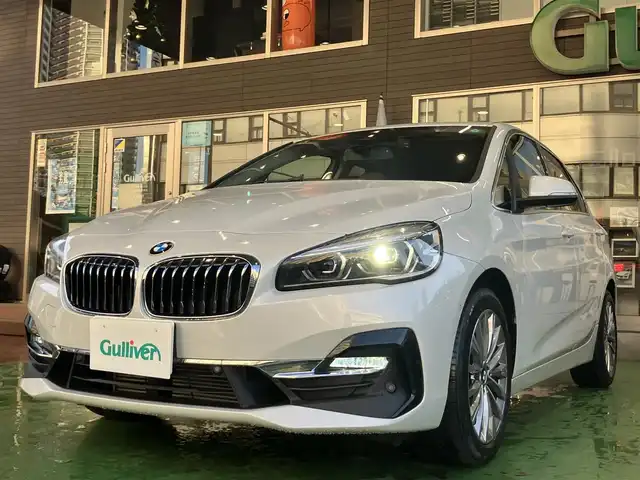 ＢＭＷ ＢＭＷ ２１８ｄ アクティブツアラー ラグジュアリー 神奈川県 2021(令3)年 1.2万km ミネラルホワイト ワンオーナー/新車時保証書/取扱説明書/パーキングサポートパッケージ/コンフォートパッケージ/・オートマチックテールゲート/・コンフォートアクセス/・ライトパッケージ/純正HDDナビ/USB/Bluetooth/バックカメラ/PDC/パーキングアシスト/LEDヘッドライト/電動フロントシート/シートヒーター