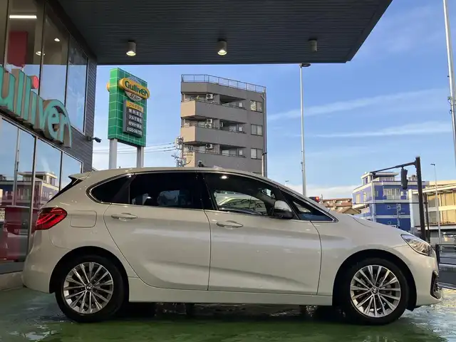 ＢＭＷ ＢＭＷ ２１８ｄ アクティブツアラー ラグジュアリー 神奈川県 2021(令3)年 1.2万km ミネラルホワイト ワンオーナー/新車時保証書/取扱説明書/パーキングサポートパッケージ/コンフォートパッケージ/・オートマチックテールゲート/・コンフォートアクセス/・ライトパッケージ/純正HDDナビ/USB/Bluetooth/バックカメラ/PDC/パーキングアシスト/LEDヘッドライト/電動フロントシート/シートヒーター