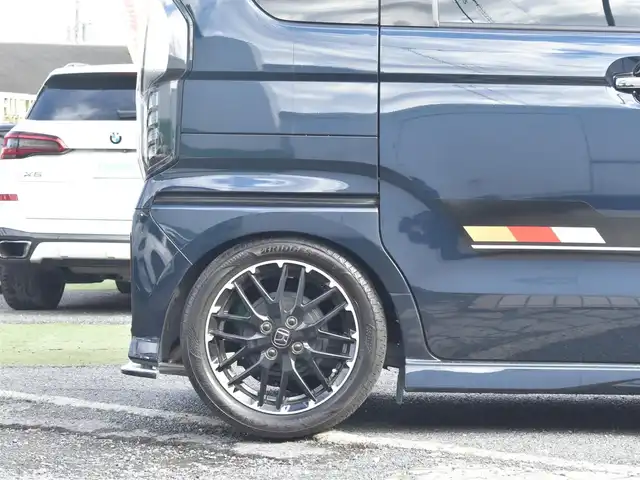 ホンダ Ｎ ＢＯＸ カスタム L ターボ 神奈川県 2022(令4)年 4.2万km ミッドナイトブルービームM テイン車高調/シルクブレイズフロントリップ/バタフライシステムリアフラップスポイラー/無限リアスポイラー/無限ブレーキディスク、パッド/無限スポーツペダル/無限ハイドロフィリックLEDミラー/ロッソモデロテールフィニッシャー（ダミーマフラー）/パイオニアパワードサブウーファー/ドラレコ前後/純正メモリナビ/Bluetooth/地デジTV/Bカメラ/CD/DVD/ETC/LEDヘッドライト/純正フロアマット/専用ドアポケットLEDイルミネーション/アルミパドルシフト（レッド）/ワンオーナー/取説ナビ説、他カスタム説明書/スペアスマートキー