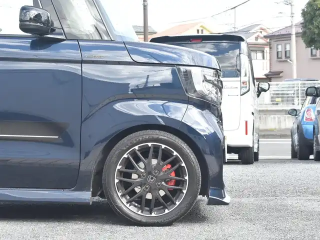 ホンダ Ｎ ＢＯＸ カスタム L ターボ 神奈川県 2022(令4)年 4.2万km ミッドナイトブルービームM テイン車高調/シルクブレイズフロントリップ/バタフライシステムリアフラップスポイラー/無限リアスポイラー/無限ブレーキディスク、パッド/無限スポーツペダル/無限ハイドロフィリックLEDミラー/ロッソモデロテールフィニッシャー（ダミーマフラー）/パイオニアパワードサブウーファー/ドラレコ前後/純正メモリナビ/Bluetooth/地デジTV/Bカメラ/CD/DVD/ETC/LEDヘッドライト/純正フロアマット/専用ドアポケットLEDイルミネーション/アルミパドルシフト（レッド）/ワンオーナー/取説ナビ説、他カスタム説明書/スペアスマートキー