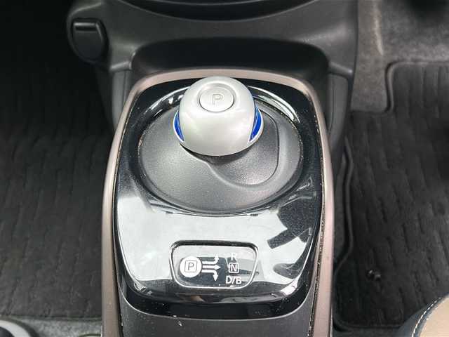日産 ノート e－パワー メダリスト 愛知県 2020(令2)年 3.8万km ブリリアントホワイトパール 純正SDナビ/フルセグTV/Bluetooth再生/全方位カメラ/前方ドライブレコーダー/レーダークルーズコントロール/衝突軽減システム/クリアランスソナー/ETC/ハーフレザーシート/スマートキー/オートライト/LEDヘッドライト/フォグランプ