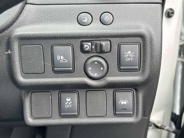 日産 ノート e－パワー メダリスト 愛知県 2020(令2)年 3.8万km ブリリアントホワイトパール 純正SDナビ/フルセグTV/Bluetooth再生/全方位カメラ/前方ドライブレコーダー/レーダークルーズコントロール/衝突軽減システム/クリアランスソナー/ETC/ハーフレザーシート/スマートキー/オートライト/LEDヘッドライト/フォグランプ