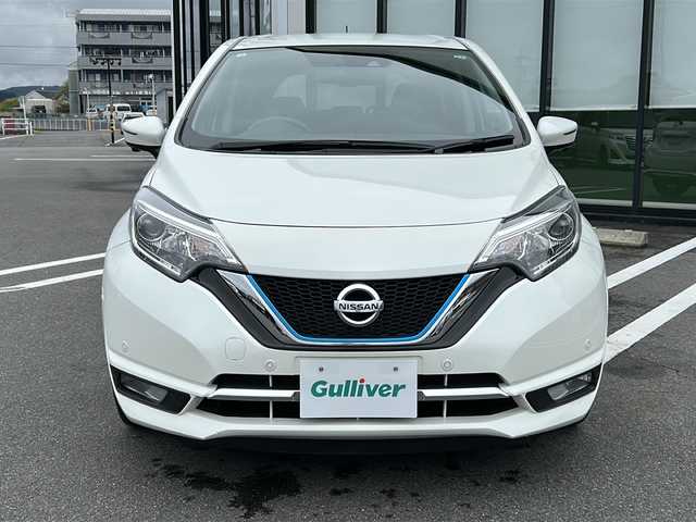 日産 ノート e－パワー メダリスト 愛知県 2020(令2)年 3.8万km ブリリアントホワイトパール 純正SDナビ/フルセグTV/Bluetooth再生/全方位カメラ/前方ドライブレコーダー/レーダークルーズコントロール/衝突軽減システム/クリアランスソナー/ETC/ハーフレザーシート/スマートキー/オートライト/LEDヘッドライト/フォグランプ