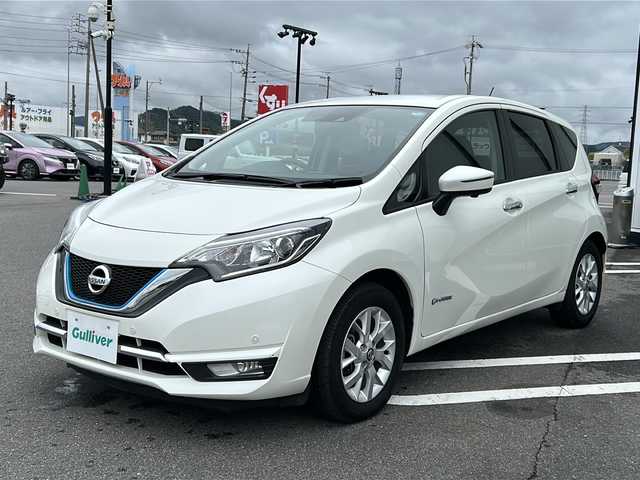 日産 ノート e－パワー メダリスト 愛知県 2020(令2)年 3.8万km ブリリアントホワイトパール 純正SDナビ/フルセグTV/Bluetooth再生/全方位カメラ/前方ドライブレコーダー/レーダークルーズコントロール/衝突軽減システム/クリアランスソナー/ETC/ハーフレザーシート/スマートキー/オートライト/LEDヘッドライト/フォグランプ