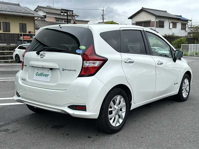 日産 ノート e－パワー メダリスト 愛知県 2020(令2)年 3.8万km ブリリアントホワイトパール 純正SDナビ/フルセグTV/Bluetooth再生/全方位カメラ/前方ドライブレコーダー/レーダークルーズコントロール/衝突軽減システム/クリアランスソナー/ETC/ハーフレザーシート/スマートキー/オートライト/LEDヘッドライト/フォグランプ