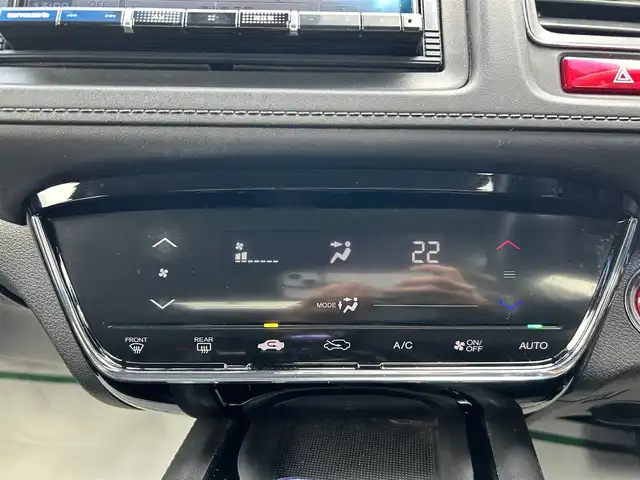 ホンダ ヴェゼル ハイブリッド X 岡山県 2014(平26)年 9.8万km ホワイトオーキッドパール SDナビゲーション/（CD　DVD　Bluetooth　フルセグTV）/前後ドライブレコーダー/スマートキー×2/ETC/電子パーキング/革巻きステアリング/ステアリングリモコン/パドルシフト/純正フロアマット/純正16インチアルミホイール/フォグライト