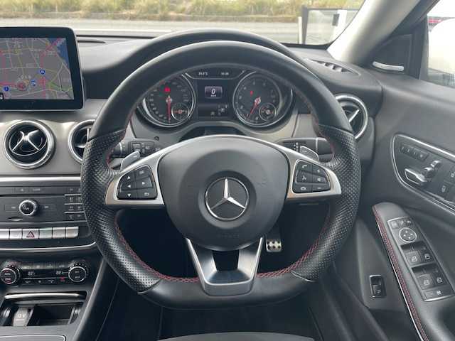 メルセデス・ベンツ ＣＬＡ１８０ Sブレイク AMG スタイル 三重県 2018(平30)年 5.2万km ポーラホワイト レーダーセーフティパッケージ/・ブラインドスポットアシスト/・ディスタンスパイロットディストロニック/・レーンキーピングアシスト/・PRE-SAFE/AMGプレミアムパッケージ/・パノラミックスライディングルーフ/・225/40R18インチAMG製AW/・コンビシート/・D/N席パワーシート/・トランクスルー/・harman/kardonロジック7サラウンドシステム/1オーナー/ターボ/純正ナビ/フルセグTV/【CD/DVD/SD/Bluetooth】/バックカメラ/ドライブレコーダー/パドルシフト/D/N席シートヒーター/クルーズコントロール/オートライト/LEDヘッドランプ/AW/スタッドレスセット積込/プッシュスタート/スマートキー/スペアキー/純正フロアマット