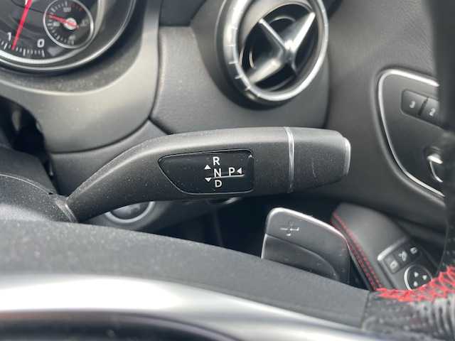 メルセデス・ベンツ ＣＬＡ１８０ Sブレイク AMG スタイル 三重県 2018(平30)年 5.2万km ポーラホワイト レーダーセーフティパッケージ/・ブラインドスポットアシスト/・ディスタンスパイロットディストロニック/・レーンキーピングアシスト/・PRE-SAFE/AMGプレミアムパッケージ/・パノラミックスライディングルーフ/・225/40R18インチAMG製AW/・コンビシート/・D/N席パワーシート/・トランクスルー/・harman/kardonロジック7サラウンドシステム/1オーナー/ターボ/純正ナビ/フルセグTV/【CD/DVD/SD/Bluetooth】/バックカメラ/ドライブレコーダー/パドルシフト/D/N席シートヒーター/クルーズコントロール/オートライト/LEDヘッドランプ/AW/スタッドレスセット積込/プッシュスタート/スマートキー/スペアキー/純正フロアマット