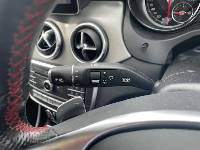 メルセデス・ベンツ ＣＬＡ１８０ Sブレイク AMG スタイル 三重県 2018(平30)年 5.2万km ポーラホワイト レーダーセーフティパッケージ/・ブラインドスポットアシスト/・ディスタンスパイロットディストロニック/・レーンキーピングアシスト/・PRE-SAFE/AMGプレミアムパッケージ/・パノラミックスライディングルーフ/・225/40R18インチAMG製AW/・コンビシート/・D/N席パワーシート/・トランクスルー/・harman/kardonロジック7サラウンドシステム/1オーナー/ターボ/純正ナビ/フルセグTV/【CD/DVD/SD/Bluetooth】/バックカメラ/ドライブレコーダー/パドルシフト/D/N席シートヒーター/クルーズコントロール/オートライト/LEDヘッドランプ/AW/スタッドレスセット積込/プッシュスタート/スマートキー/スペアキー/純正フロアマット