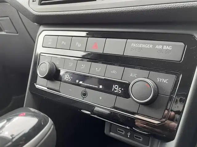 フォルクスワーゲン Ｔ－クロス TSI 1st 栃木県 2021(令3)年 3万km 白 ワンオーナー /スマートキー/デジタルメーター/ナビ /バックカメラ/ETC/ACC/フロントアシスト /ブラインドスポット /クリアランスソナー /ドライブレコーダー前後