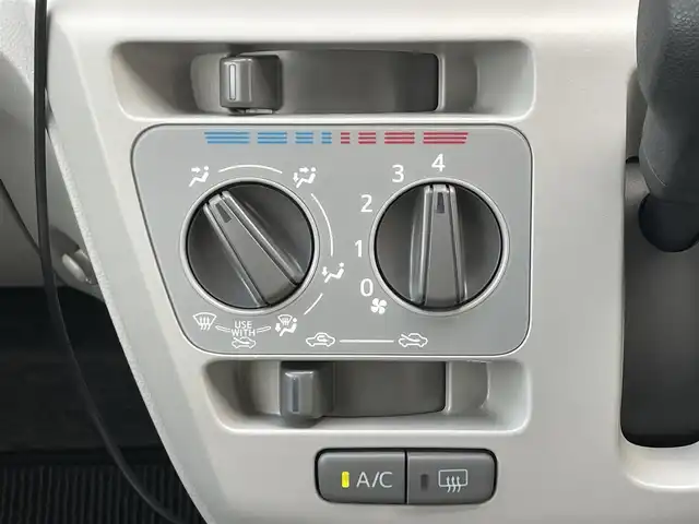 ダイハツ ミラ イース X SAⅢ 滋賀県 2018(平30)年 0.5万km マゼンタベリーマイカM ワンオーナー/スマートアシスト３/社外ポータブルナビ/純正CD/USB/AUX/純正シートカバー/衝突軽減ブレーキ/車線逸脱警報/先行車発進告知/誤発進抑制制御機能/オートハイビーム/LEDヘッドライト/コーナーセンサー/キーレス/H30/R1/2/3/4/5/6/7年ディーラー整備記録/保証書・取説あり
