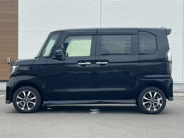 ホンダ Ｎ ＢＯＸ カスタム G EX ホンダセンシング 秋田県 2018(平30)年 7.5万km クリスタルブラックパール ４WD/衝突軽減システム/LEDヘッドライト/片側パワスラ/純正ナビ/フルセグ/バックカメラ/純正アルミ/スマートキー/アイドリングストップ/コーナーセンサー/プッシュスタート/レーンキープアシスト/クルーズコントロール/ステアリングスイッチ/前席シートヒーター/ETC/純正リアスポイラー/純正フロアマット/純正ドアバイザー/オートライト/オートエアコン/パワーステアリング/パワーウィンドウ/横滑り防止/電動格納ウィンカーミラー/取扱説明書