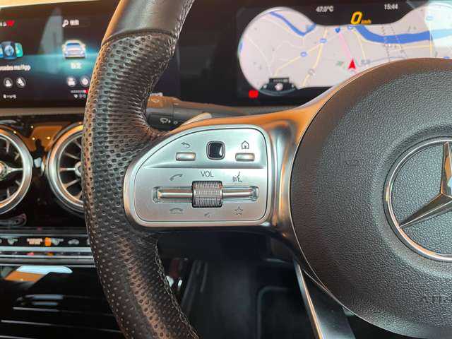 メルセデス・ベンツ ＣＬＡ２００ｄ AMGライン 愛知県 2019(令1)年 5.1万km ポーラホワイト パノラミックスライディングルーフ /レザーエクスクルーシブパッケージ /アドバンスドパッケージ /レーダーセーフティパッケージ /ACC /ブラインドスポットアシスト /レーンキープアシスト /純正ナビ /フルセグTV /360度カメラ /黒革シート /シートヒーター /アンビエントライト /ETC
