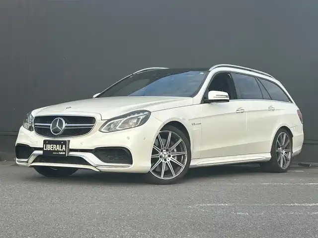 メルセデス・ベンツ Ｅ６３ ワゴン 4マチック 茨城県 2013(平25)年 7.5万km ダイヤモンドホワイト 4WD/ワンオーナー/サンルーフ/純正ナビ/フルセグTV/パワーバックドア/バックカメラ/ETC/パークトロニック/レーダーパッケージ/ツインターボ/LEDヘッドランプ/革巻きステアリング/パドルシフト/ナッパ革シート/全席シートヒーター/前席パワーシート/ハーマンカードンサラウンドシステム/純正19インチアルミホイール/キーレスゴー/禁煙車