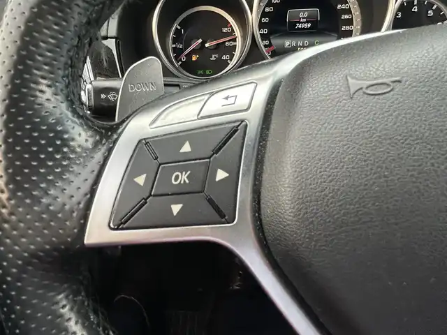 メルセデス・ベンツ Ｅ６３ ワゴン 4マチック 茨城県 2013(平25)年 7.5万km ダイヤモンドホワイト 4WD/ワンオーナー/サンルーフ/純正ナビ/フルセグTV/パワーバックドア/バックカメラ/ETC/パークトロニック/レーダーパッケージ/ツインターボ/LEDヘッドランプ/革巻きステアリング/パドルシフト/ナッパ革シート/全席シートヒーター/前席パワーシート/ハーマンカードンサラウンドシステム/純正19インチアルミホイール/キーレスゴー/禁煙車