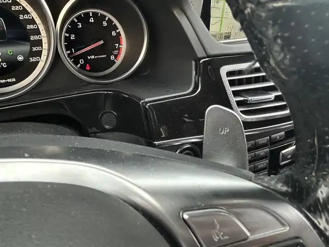 メルセデス・ベンツ Ｅ６３ ワゴン 4マチック 茨城県 2013(平25)年 7.5万km ダイヤモンドホワイト 4WD/ワンオーナー/サンルーフ/純正ナビ/フルセグTV/パワーバックドア/バックカメラ/ETC/パークトロニック/レーダーパッケージ/ツインターボ/LEDヘッドランプ/革巻きステアリング/パドルシフト/ナッパ革シート/全席シートヒーター/前席パワーシート/ハーマンカードンサラウンドシステム/純正19インチアルミホイール/キーレスゴー/禁煙車