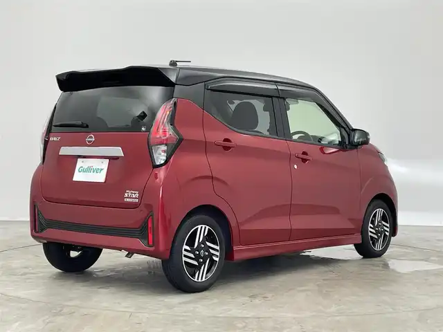 日産 デイズ ハイウェイスターX 埼玉県 2024(令6)年 0.5万km スパークリングレッド/ブラック 純正ディスプレイオーディオ　アラウンドビューモニター　ＥＴＣ　ドライブレコーダー　ヘッドライトレベライザー　純正アルミホイール　スマートキー　プッシュスタート　オートハイビーム　ＬＥＤヘッドライト