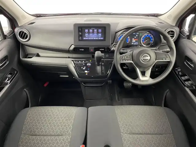 日産 デイズ ハイウェイスターX 埼玉県 2024(令6)年 0.5万km スパークリングレッド/ブラック 純正ディスプレイオーディオ　アラウンドビューモニター　ＥＴＣ　ドライブレコーダー　ヘッドライトレベライザー　純正アルミホイール　スマートキー　プッシュスタート　オートハイビーム　ＬＥＤヘッドライト