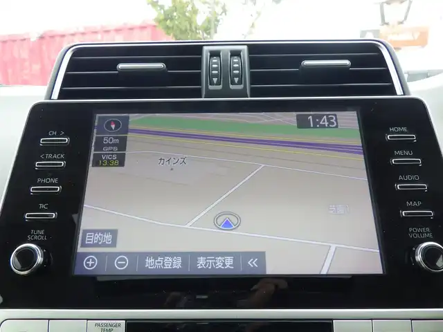 トヨタ ランドクルーザー プラド TX Lパッケージ マットブラED 千葉県 2023(令5)年 2.4万km ホワイトパールクリスタルシャイン Toyota Safety Sense/・プリクラッシュセーフティ/・レーンディパーチャーアラート/・オートハイビーム/・レーダークルーズコントロール/・ブラインドスポットモニター/ムーンルーフ/ベージュレザーシート/前席パワーシート/エアシート/シートヒーター/リア電動リクライニングシート/純正コネクティッドナビ/地デジTV/【Bluetooth接続】/パノラミックビューモニター/ドライブレコーダー（前後撮影）【ZDR-016】/革巻きステアリング/ステアリングスイッチ/ETC（2.0）/LEDヘッドライト/LEDフォグライト/ウインカーミラー/クリアランスソナー/純正18インチアルミホイル/サイド/カーテンエアバッグ/スマートキー