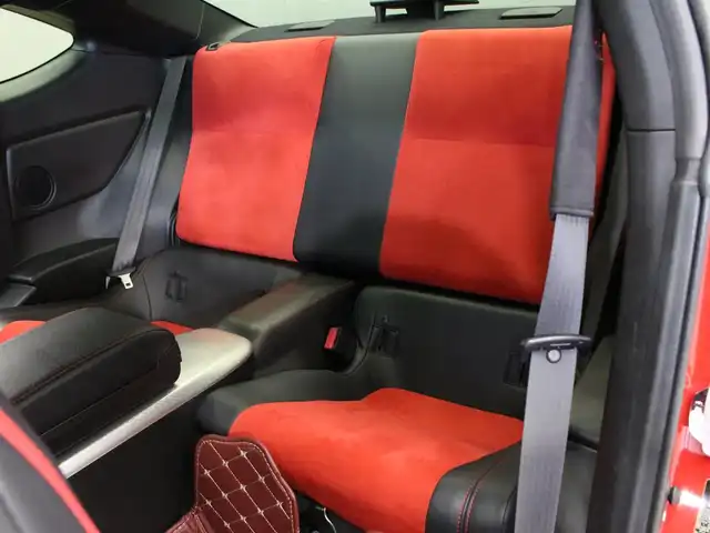 トヨタ ８６ GT 三重県 2013(平25)年 6.2万km ライトニングレッド MODELLISTAフロントスポイラー/MODELLISTAサイドスカート/MODELLISTAリヤスパッツ/純正リヤスポイラー/MODELLISTA WingDancer II18インチAW/HKSマフラー/BLITZアドバンスパワーエアクリーナー/BLITZ車高調整式ダンパー/社外LEDヘッドランプ・テールランプ/ILLINIUM FLUXシフトノブ/CNSPEEDステアリング/純正HDDナビ・地デジTV/・DVD/CD/・Bluetooth/バックカメラ/革/アルカンターラコンビシート/シートヒーター(前席)/ETC/プッシュエンジンスタート/スマートキー×2