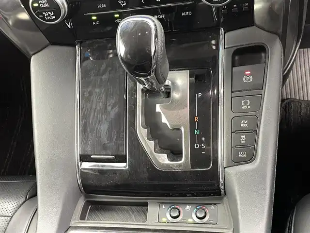 トヨタ ヴェルファイア ハイブリット ZR Gエディション 熊本県 2018(平30)年 7.7万km ブラック 純正１０インチナビ（ＣＤ・ＤＶＤ・フルセグ・ＢＴ・ＳＤ）/バックカメラ　/純正10インチフリップダウンモニター　/ビルトインＥＴＣ２．０　/両側パワースライドドア　/前後クリアランスソナー　/エアロ　（フロント、サイド、リア）/パワーバックドア/トヨタセーフティーセンス/・プリクラッシュセーフティ/・レーンディパーチャーアラート/・オートマチックハイビーム/・レーダークルーズコントロール/前席シートヒーター/シートベンチレーション/２列目シートヒーター/ステアリングヒーター/前席パワーシート/黒本革シート/純正フロアマット/LEONIS１７インチAW/オートライト/３眼LEDヘッドライト/スマートキー/プッシュスタート/スペアキー1本