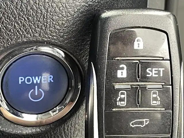 トヨタ ヴェルファイア ハイブリット ZR Gエディション 熊本県 2018(平30)年 7.7万km ブラック 純正１０インチナビ（ＣＤ・ＤＶＤ・フルセグ・ＢＴ・ＳＤ）/バックカメラ　/純正10インチフリップダウンモニター　/ビルトインＥＴＣ２．０　/両側パワースライドドア　/前後クリアランスソナー　/エアロ　（フロント、サイド、リア）/パワーバックドア/トヨタセーフティーセンス/・プリクラッシュセーフティ/・レーンディパーチャーアラート/・オートマチックハイビーム/・レーダークルーズコントロール/前席シートヒーター/シートベンチレーション/２列目シートヒーター/ステアリングヒーター/前席パワーシート/黒本革シート/純正フロアマット/LEONIS１７インチAW/オートライト/３眼LEDヘッドライト/スマートキー/プッシュスタート/スペアキー1本