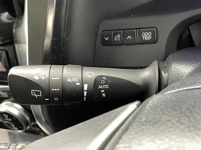 トヨタ ヴェルファイア ハイブリット ZR Gエディション 熊本県 2018(平30)年 7.7万km ブラック 純正１０インチナビ（ＣＤ・ＤＶＤ・フルセグ・ＢＴ・ＳＤ）/バックカメラ　/純正10インチフリップダウンモニター　/ビルトインＥＴＣ２．０　/両側パワースライドドア　/前後クリアランスソナー　/エアロ　（フロント、サイド、リア）/パワーバックドア/トヨタセーフティーセンス/・プリクラッシュセーフティ/・レーンディパーチャーアラート/・オートマチックハイビーム/・レーダークルーズコントロール/前席シートヒーター/シートベンチレーション/２列目シートヒーター/ステアリングヒーター/前席パワーシート/黒本革シート/純正フロアマット/LEONIS１７インチAW/オートライト/３眼LEDヘッドライト/スマートキー/プッシュスタート/スペアキー1本