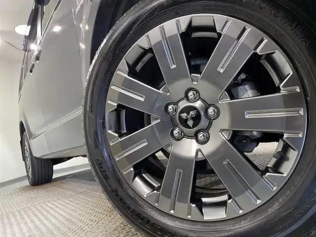 三菱 デリカＤ：５ ジャスパー 愛知県 2023(令5)年 3.5万km グラファイトグレーメタリック/ブラックマイカ アルパイン9インチディスプレイオーディオ/衝突軽減ブレーキ/両側電動スライドドア/アラウンドビューモニター/レーダークルーズコントロール/100V電源/ETC/ドライブレコーダー/デジタルインナーミラー/ブラインドスポットモニター/ステアリングヒーター/パワーシート/電動リアゲート/Bluetooth/レーンキープアシスト/オートハイビーム/HDMI接続/Carplay/プッシュスタート/USB接続/スマートキー/アイドリングストップ/ミュージックプレイヤー接続/フロアマット/純正アルミホイール/オートライト/禁煙車/ディーゼル/ターボ/4WD/パドルシフト/ハーフレザーシート/ウィンカーミラー/電動格納ミラー/フォグランプ/電動サイドステップ/横滑り防止装置/ステアリングリモコン/電動パーキングブレーキ/オートブレーキホールド