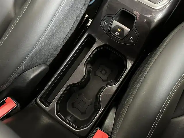 クライスラー・ジープ ジープ レネゲード リミテッド 4xe 山形県 2023(令5)年 3.7万km 赤 純正メモリナビ /バックカメラ　/アダプティブクルーズコントロール　/ETC2.0 /Bluetooth/USB /運転席/助手席パワーシート　/運転席/助手席シートヒーター　/レザーシート/ルーフレール　/AAC