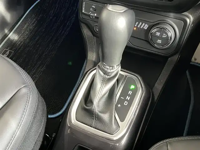 クライスラー・ジープ ジープ レネゲード リミテッド 4xe 山形県 2023(令5)年 3.7万km 赤 純正メモリナビ /バックカメラ　/アダプティブクルーズコントロール　/ETC2.0 /Bluetooth/USB /運転席/助手席パワーシート　/運転席/助手席シートヒーター　/レザーシート/ルーフレール　/AAC