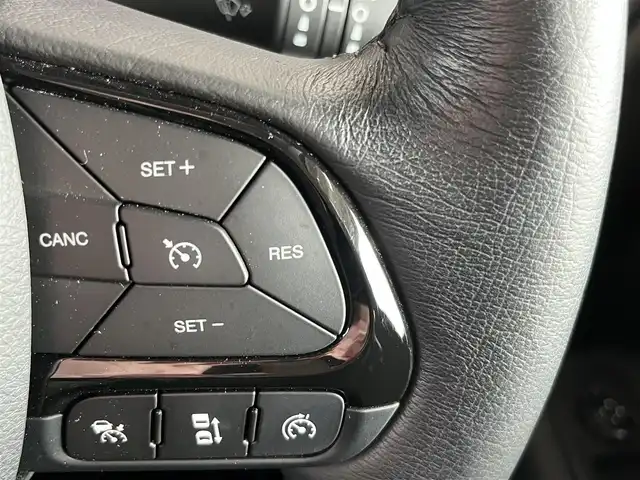 クライスラー・ジープ ジープ レネゲード リミテッド 4xe 山形県 2023(令5)年 3.7万km 赤 純正メモリナビ /バックカメラ　/アダプティブクルーズコントロール　/ETC2.0 /Bluetooth/USB /運転席/助手席パワーシート　/運転席/助手席シートヒーター　/レザーシート/ルーフレール　/AAC