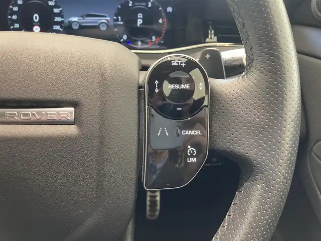 ランドローバー レンジローバーイヴォーク Rダイナミック S 熊本県 2019(令1)年 2.3万km 黒 ・スマートキー/・プッシュスタート/・オフロード情報/・低トラクション発進/・ドライブアシスト/・衝突回避/・疲労警告/・クロストラフィック検知/・車線変更アシスト/・エマージェンシーレーンキープ/・レーンキープアシスト/・クルーズコントロール(追従式)/・黒革シート/・前席パワーシート/・前席シートヒーター/・純正メモリナビ/【Bluetooth・USB・ApplaeCarPlay・AndroidAuto】/・フルセグTV/・全方位カメラ/・ETC/・パワーバックドア/・LEDヘッドランプ/・純正マット